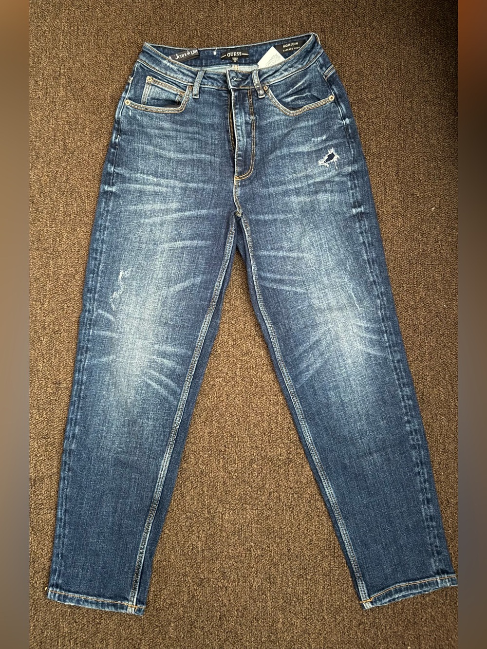 GUESS Mom Jeans Tapered High Rise Distressed – Size 26 – New Without Tags